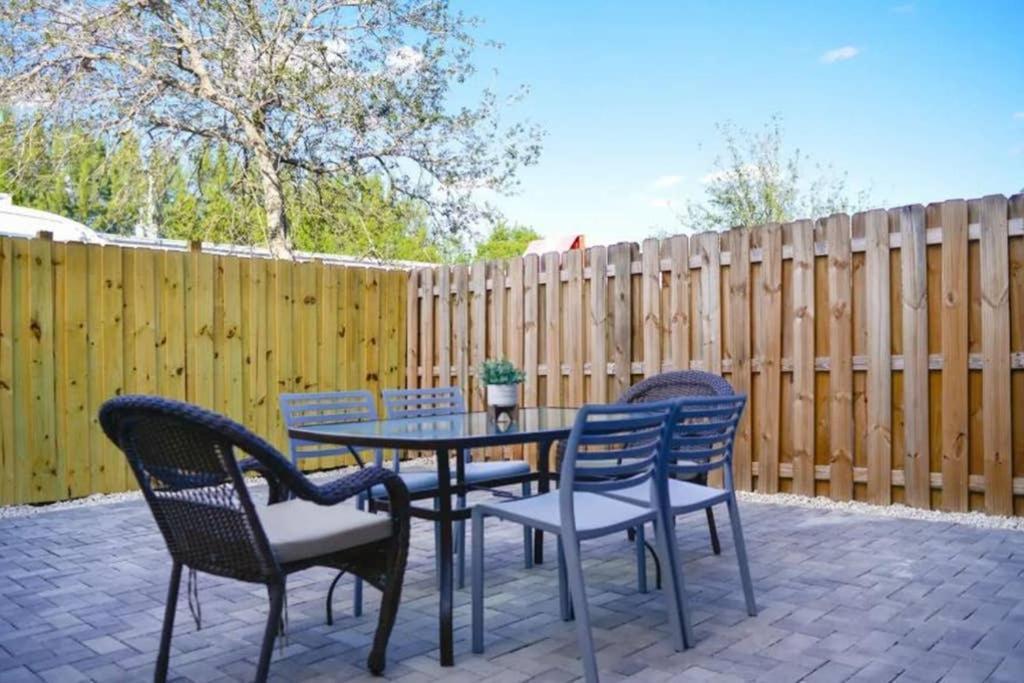 Outstanding Townhouse 18 Min From The Beach - Th2 Miami Buitenkant foto
